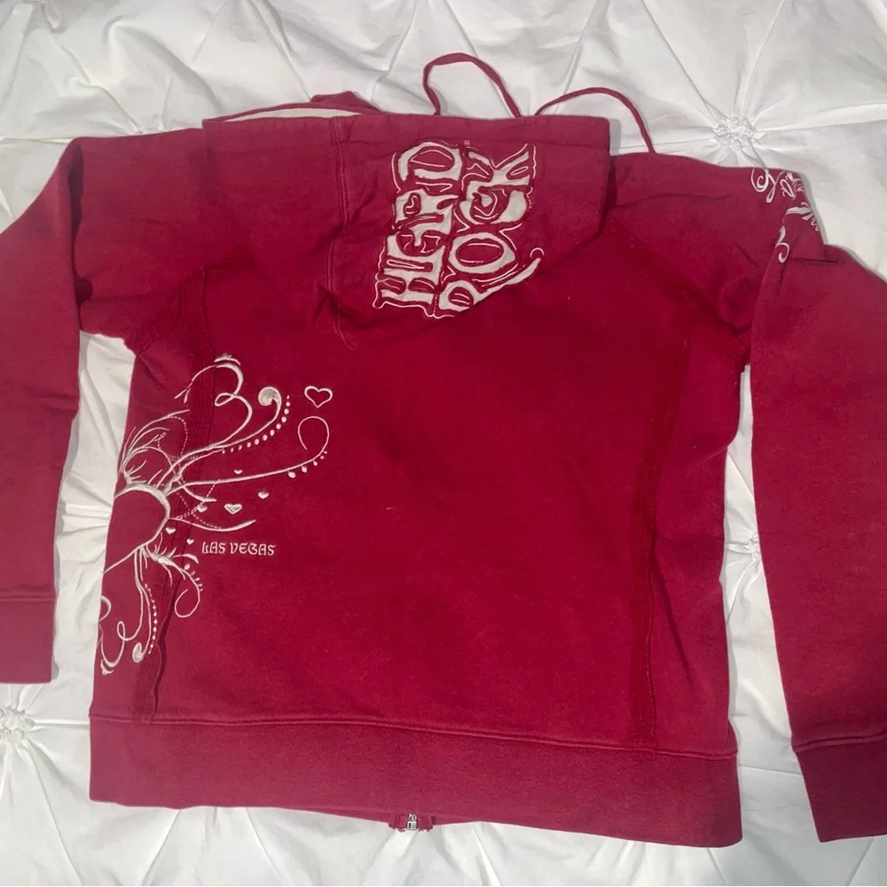 Vintage Hard Rock Cafe (Las Vegas) Maroon Hoodie with Beige Accents - Picture 2 of 6